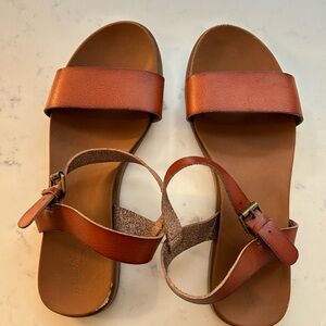 Universal thread sandals